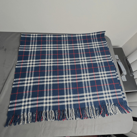 Burberry Nova Check Cashmere Scarf Navy Stole Muffler - Picture 4 of 8